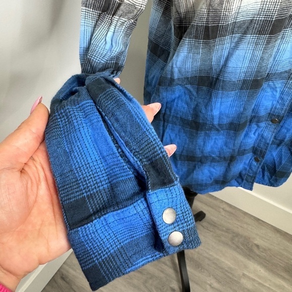 Balera Ombré Plaid Women’s Button Up Blue White (SA 4/6) - Picture 3 of 5